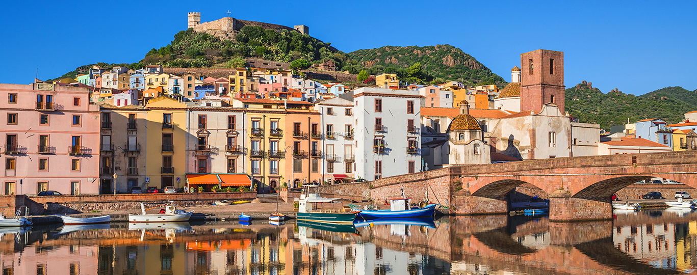 Bosa: Město na Sardinii okouzlí památkami i tradicemi