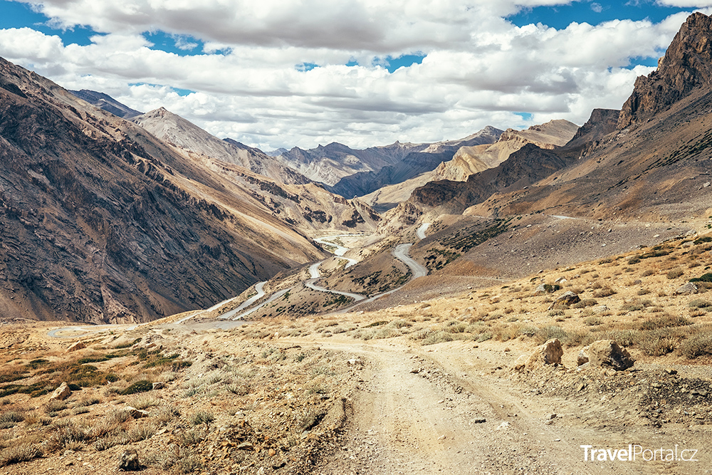 filmy o cestování se mnohdy odehrávají v pohoří Himaláj