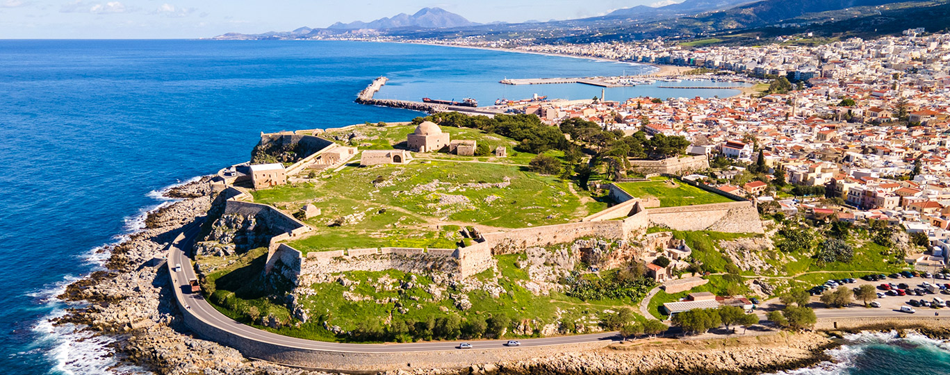 Rethymno: Třetí největší město na Krétě překvapí pláží i památkami