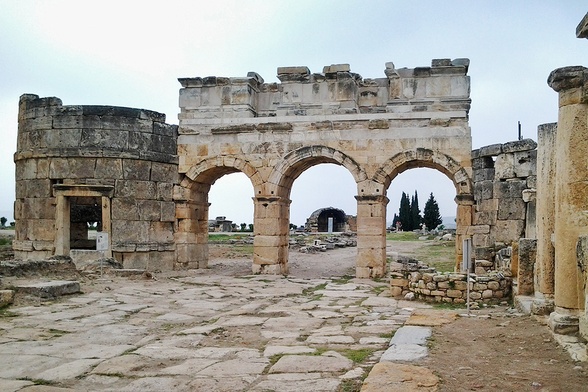 Domitianova brána