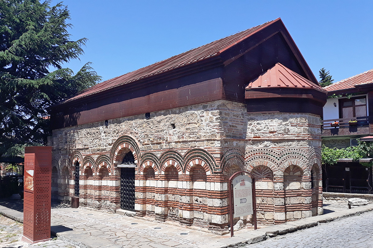kostel sv. Paraskevy ve městě Nesebar