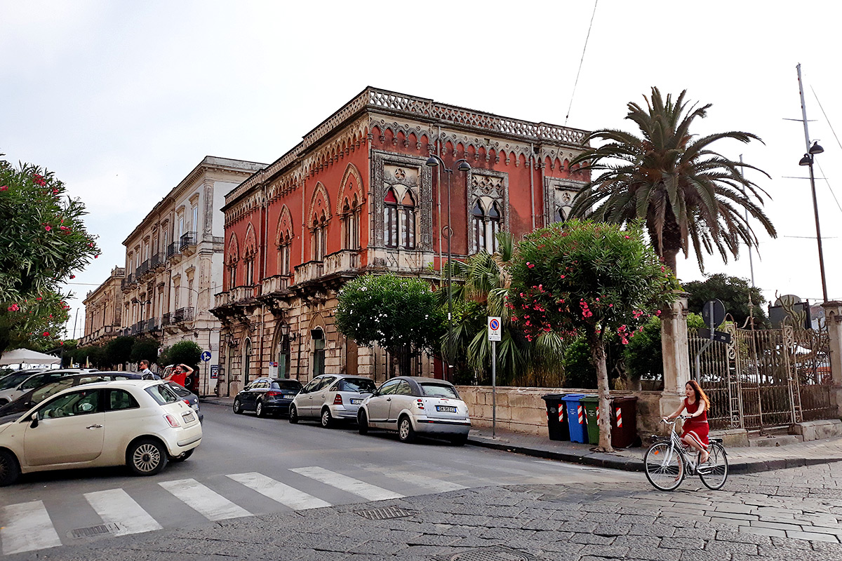 Palazzo Lucchetti Cassola Reale