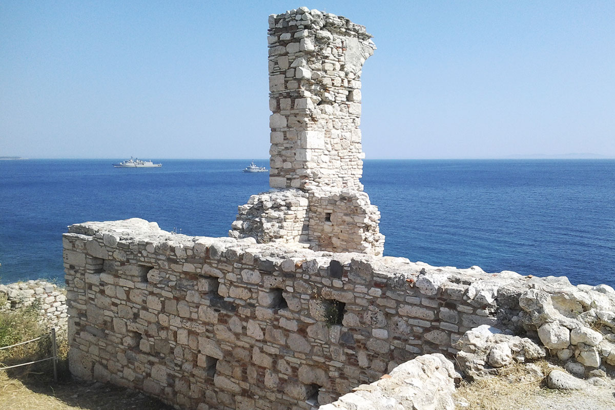 ruiny hradu Lykourgos Logothetis