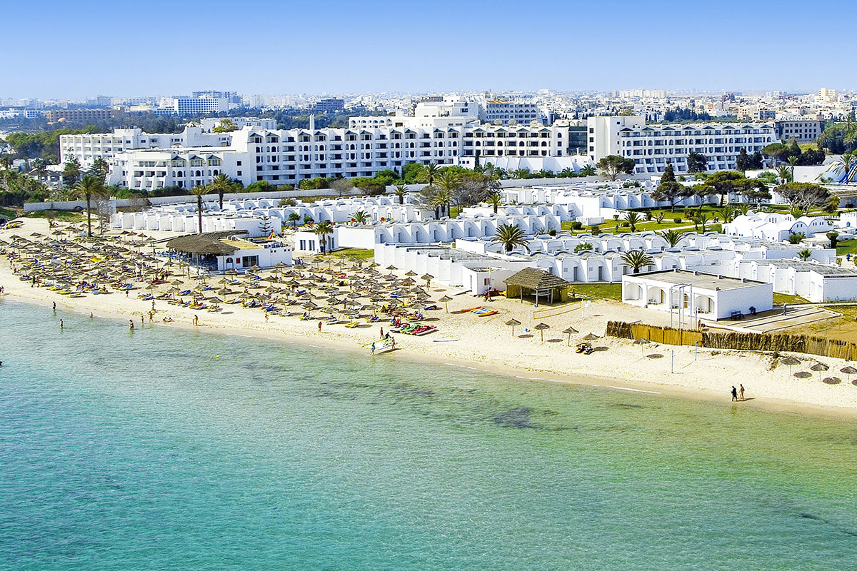pláž u hotelu Thalassa Sousse Resort & Aquapark