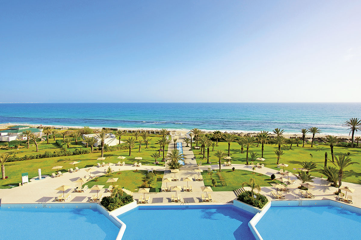 bazény a zahrada hotelu Iberostar Selection Royal El Mansour