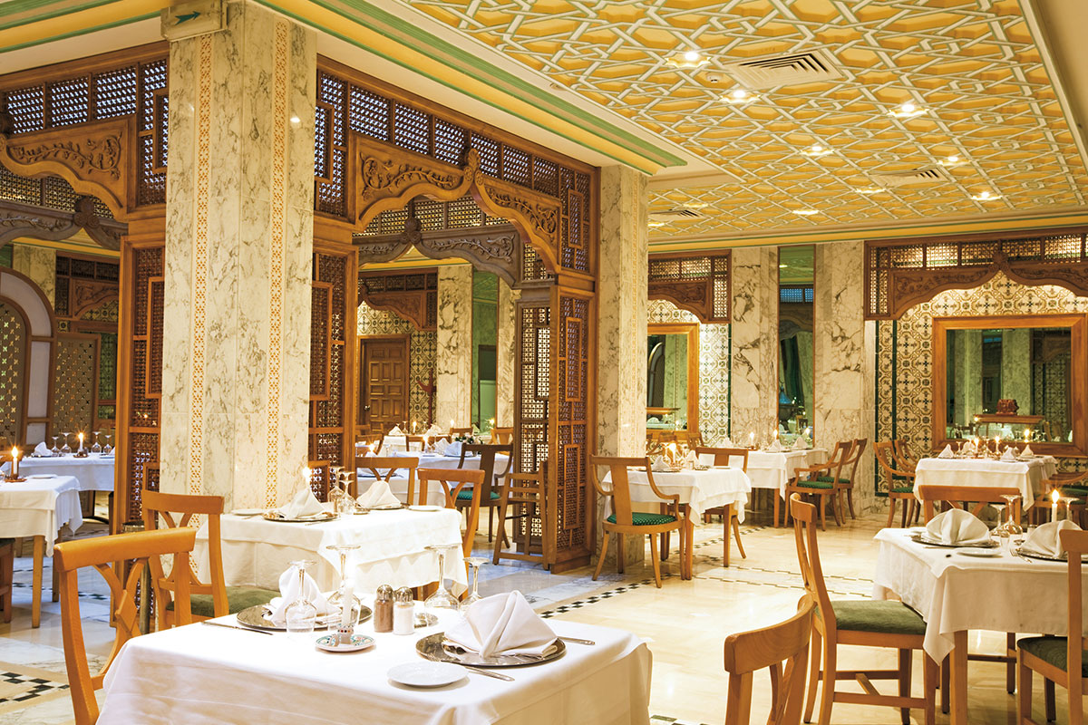 restaurace v hotelu El Mouradi Mahdia