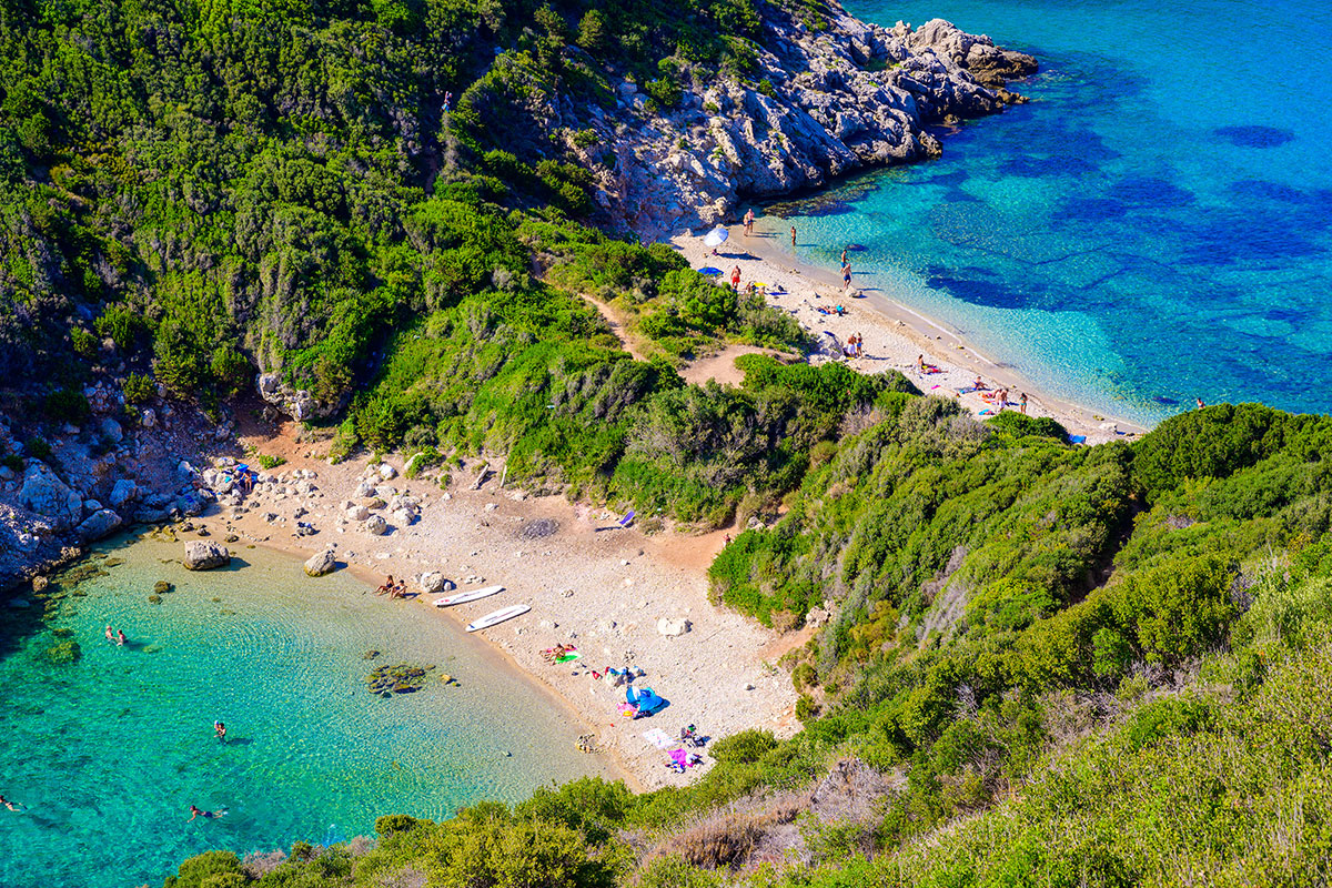 dvojitá pláž Porto Timoni na ostrově Korfu