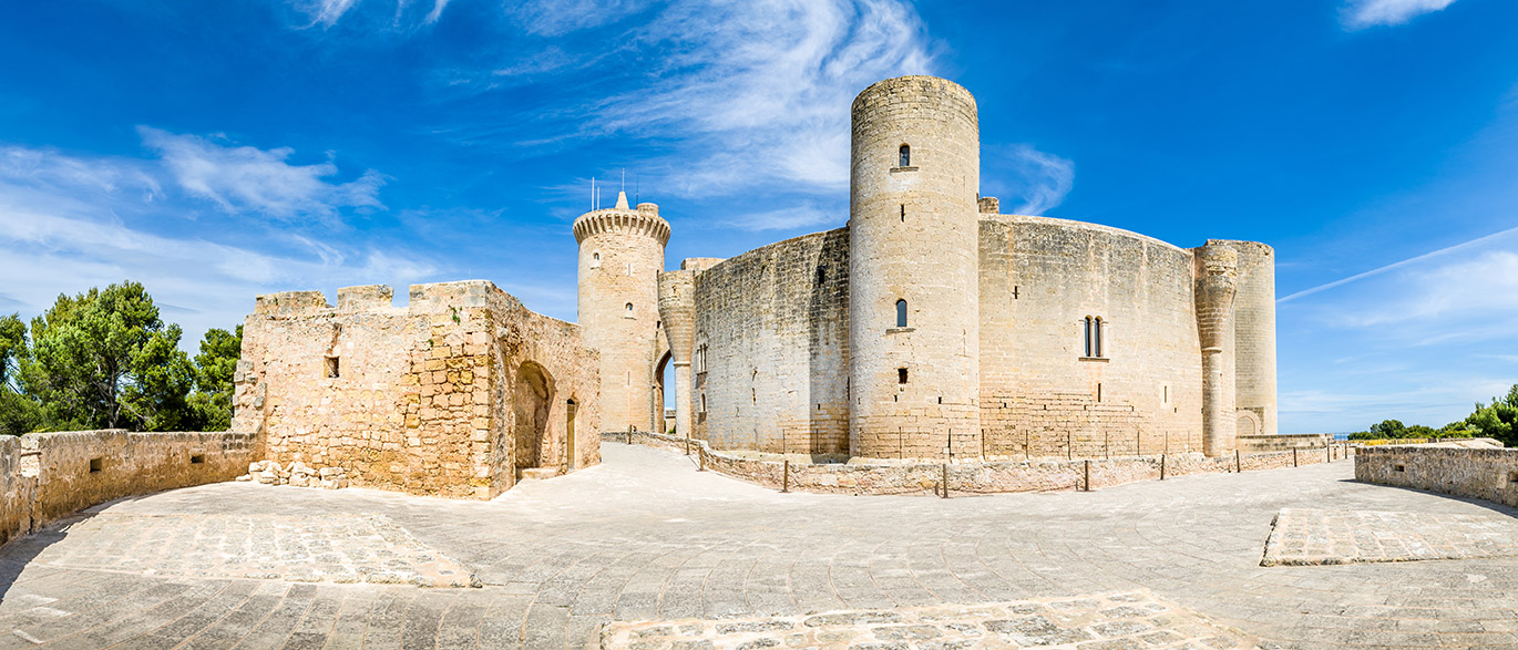 Bellver: Gotický hrad na ostrově Mallorca skýtá víc než jedinečný výhled