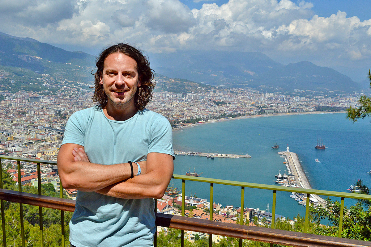 cestovatel Richie a město Alanya