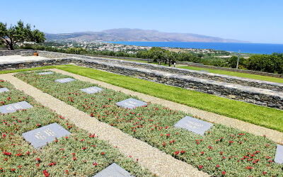 vojenský hřbitov nad letoviskem Maleme na ostrově Kréta