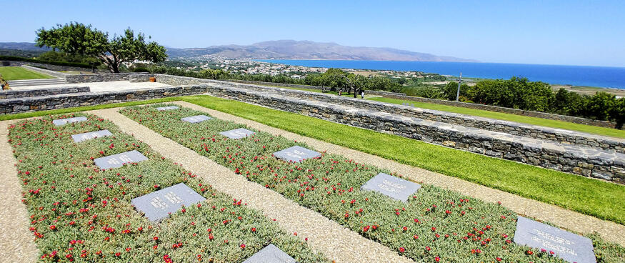 vojenský hřbitov nad letoviskem Maleme na ostrově Kréta