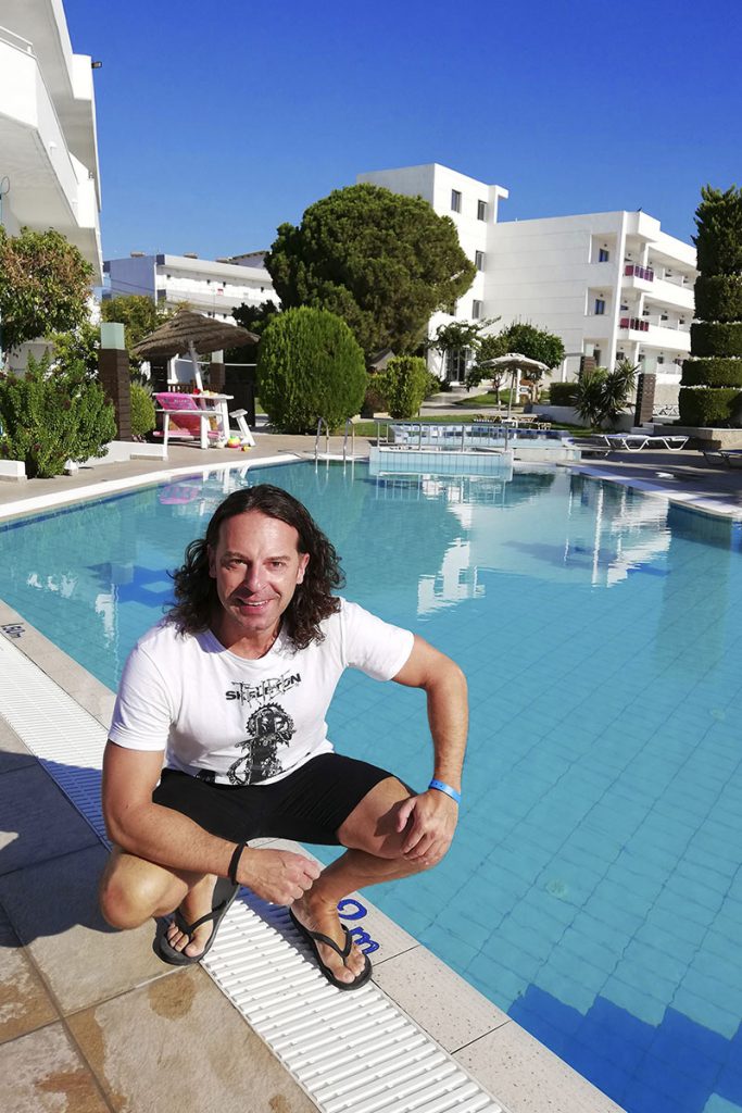 cestovatel Richie v hotelu Stamos v letovisku Faliraki na řeckém ostrově Rhodos
