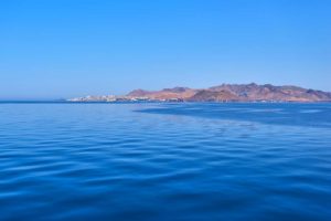 Od Turecka ostrov dělí pouze čtyřkilometrový pás moře