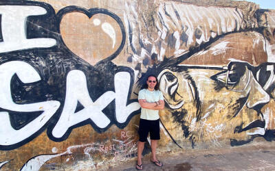 cestovatel Richie a street art ve městě Espargos na kapverdském ostrově Sal