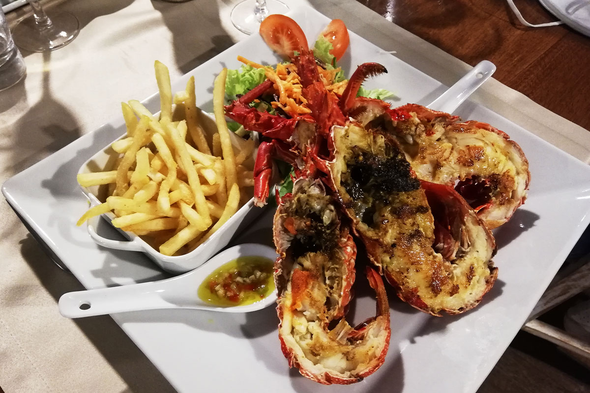 humr v restaurantu Atlantis