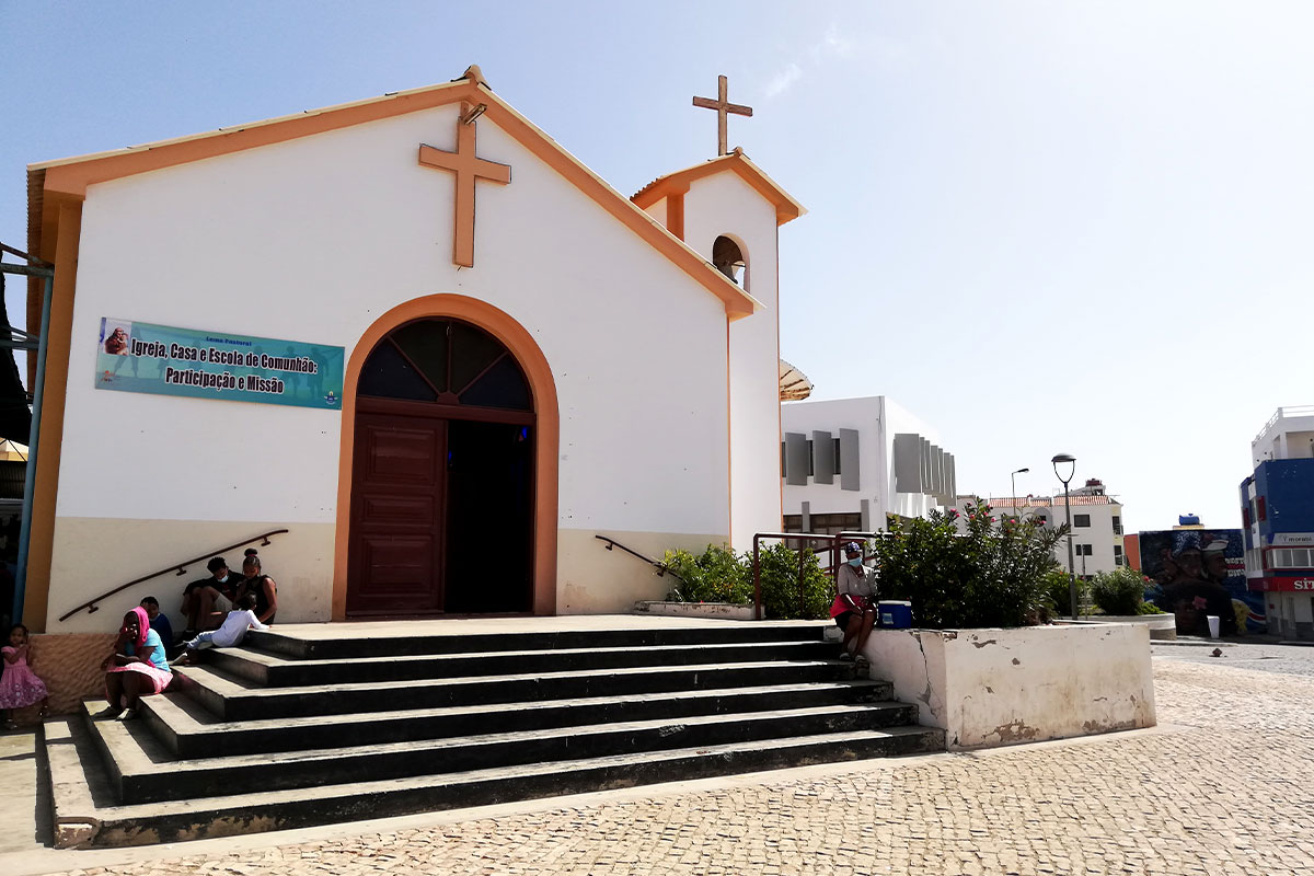 katolický kostel Saint Anthony Parish ve městě Espargos