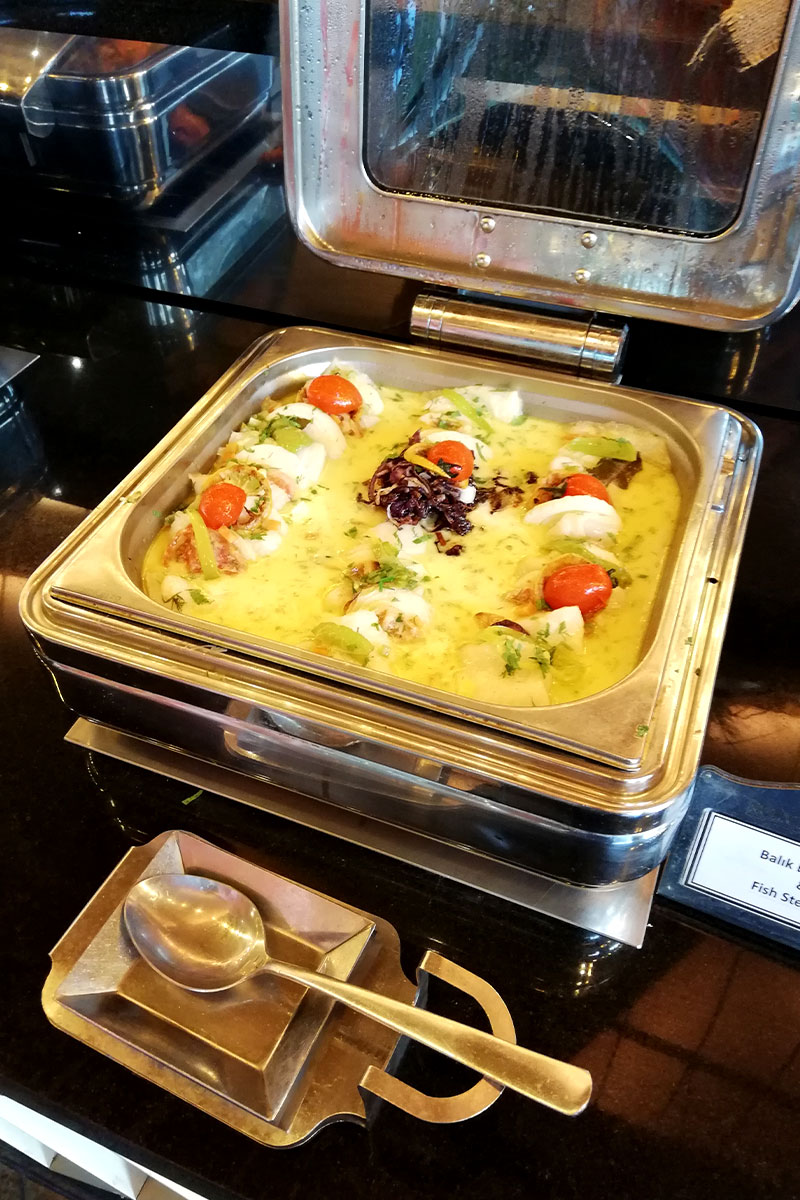 jedno z jídel v hlavní restauraci