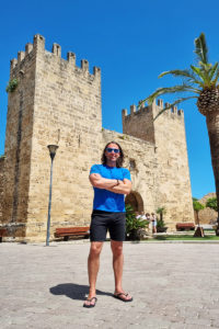 cestovatel Richie ve městě Alcúdia na ostrově Mallorca