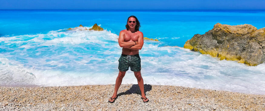 cestovatel Richie na řeckém ostrově Lefkada, konkrétně na pláži Egremni