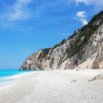 věhlasná pláž Egramni Beach na řeckém ostrově Lefkada