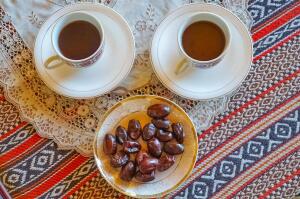 Národním nápojem Ománu je káva, arabsky "kahwa"