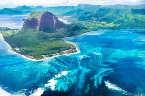 Na Mauriciu najdete jediný podvodní vodopád na světě
