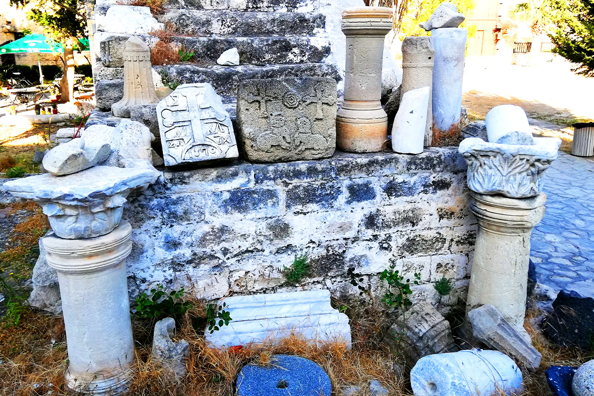 památky ve městě Girne
