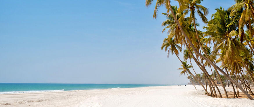 Omán nabízí nekonečné písčité pláže