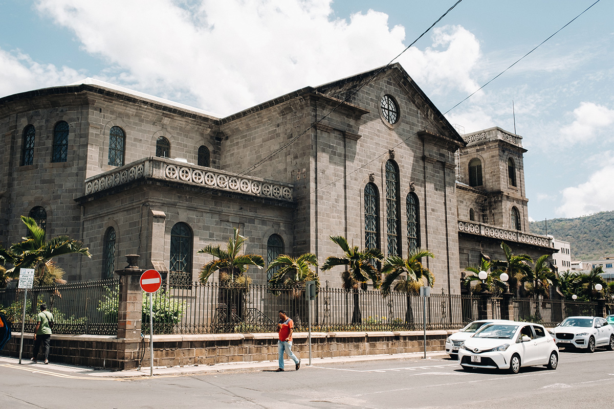 římskokatolická katedrála sv. Ludvíka (St. Louis Cathedral) v ulici Bourbon Street ve městě Port Louis na ostrově Mauricius