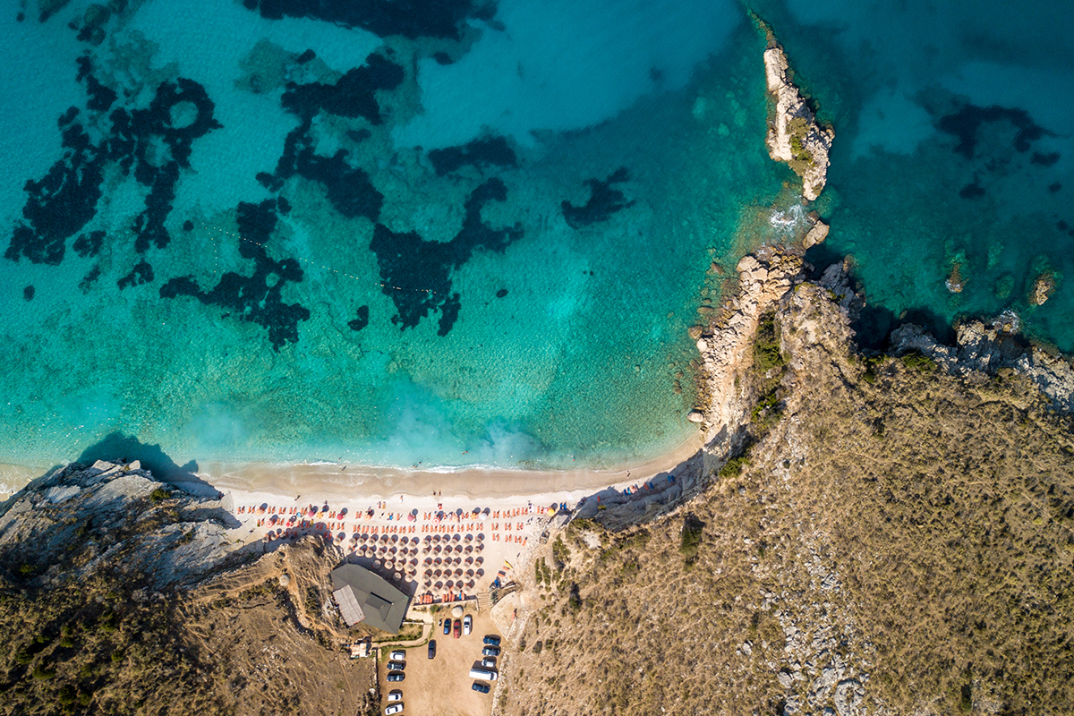 Mirror Beach neboli Plazhi i Pasqyrave či Plazhi Pasqyra