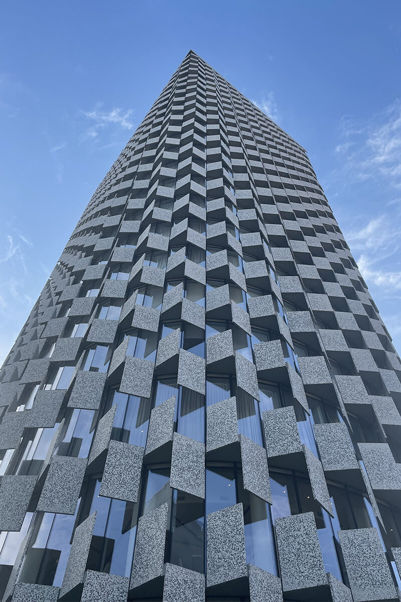 TID Tower ve městě Tirana
