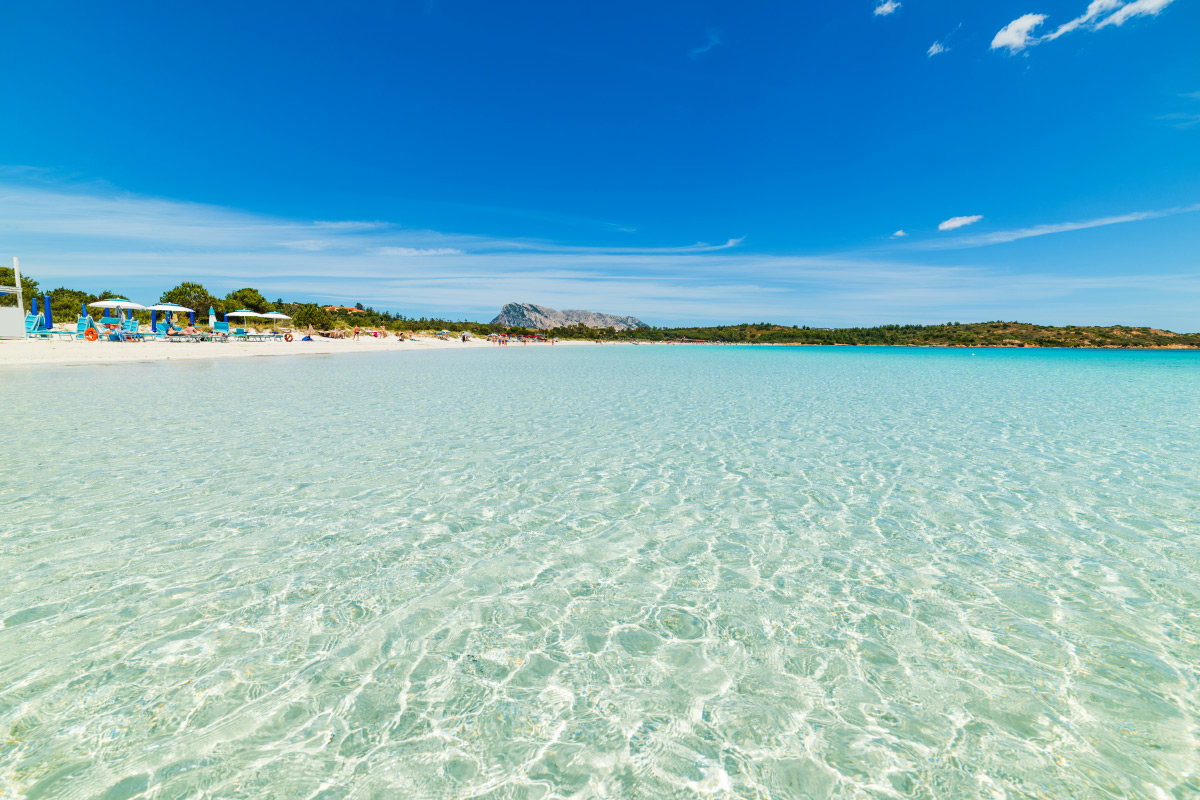 Malé Tahiti - tuto přezdívku si vysloužila Cala Brandinchi, která patří mezi nejlepší pláže na ostrově Sardinie
