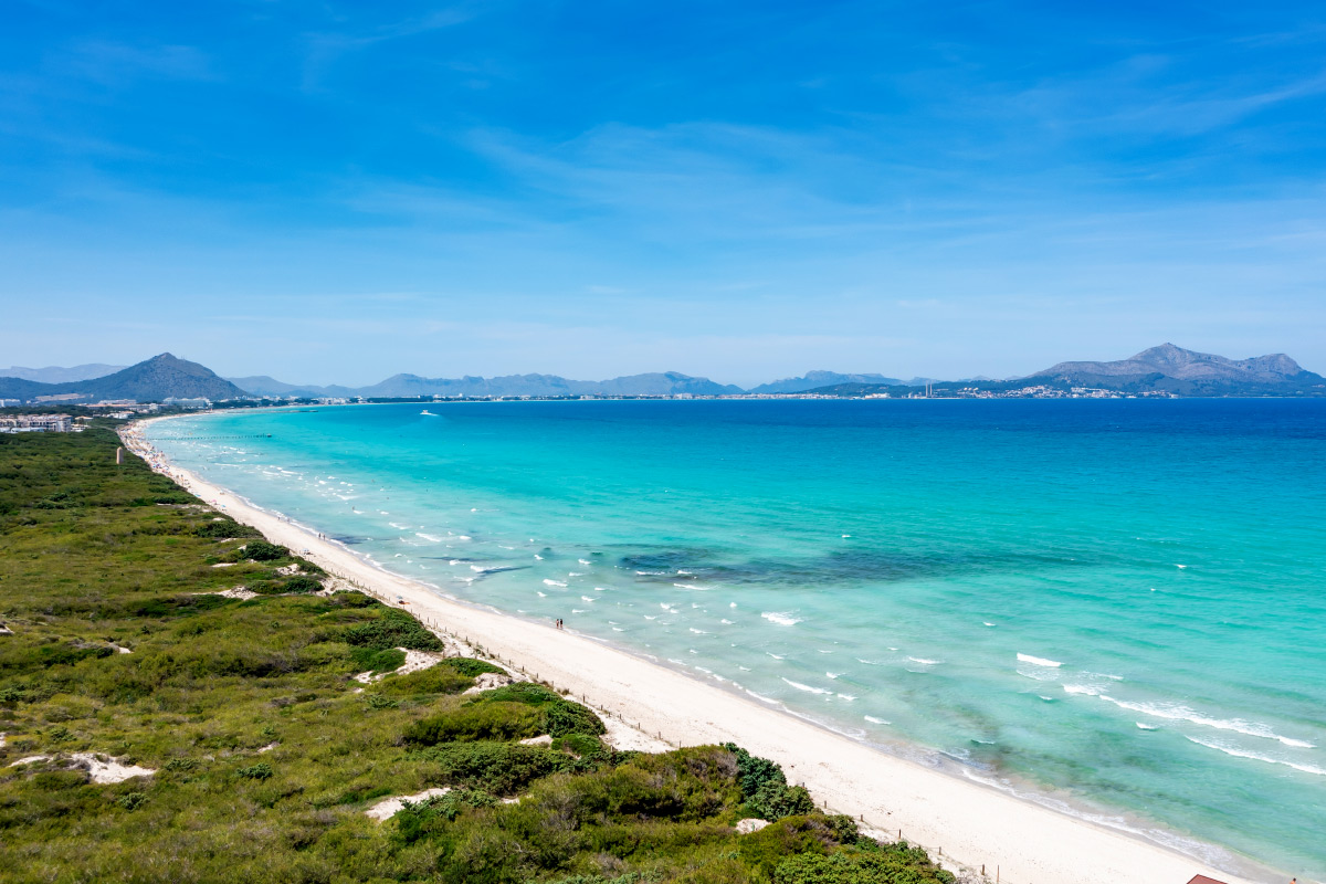 Playa de Muro na ostrově Mallorca patří mezi nejbělostnější a nejlepší pláže na světě