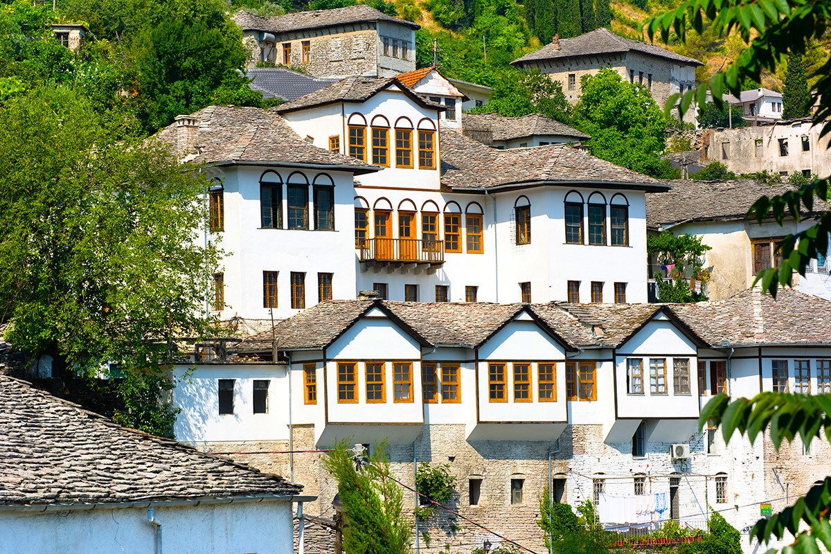 osmanské domy ve městě Gjirokaster
