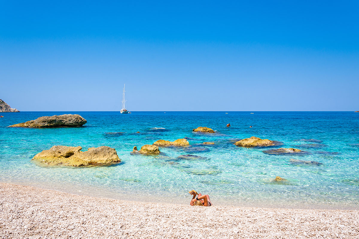 mnoho návštěvníků tvrdí, že Petani Beach je menší verzí slavné pláže Myrtos