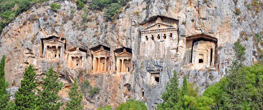 skalní hrobky Kaunos u řeky Dalyan