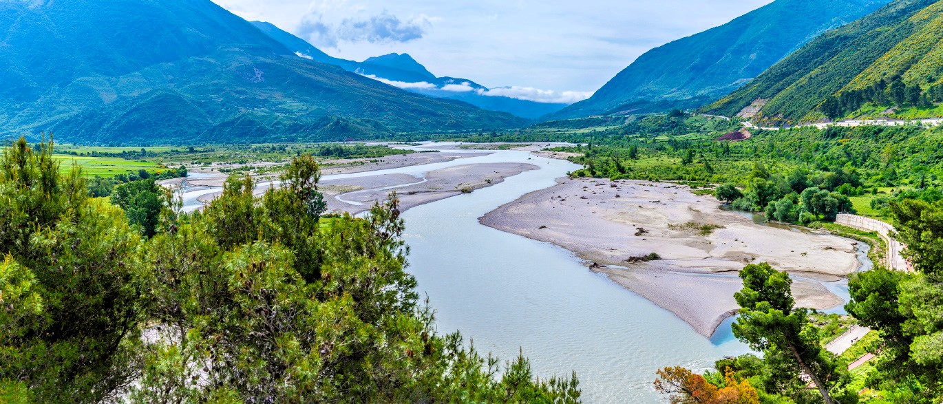 Tepelene: Albánské město a jeho okolí nadchnou přírodou i mosty