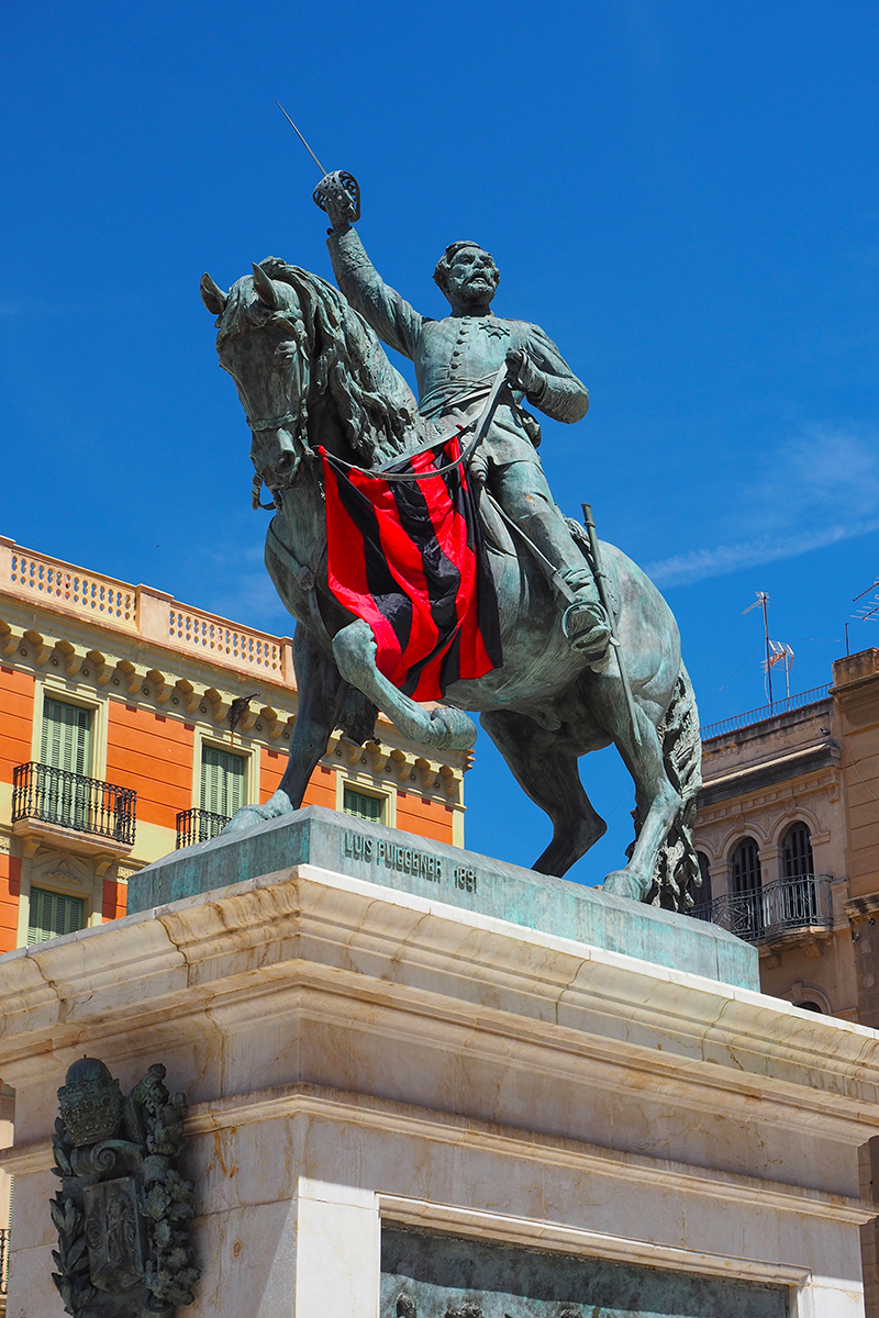 pomník generála Prima ve městě Reus