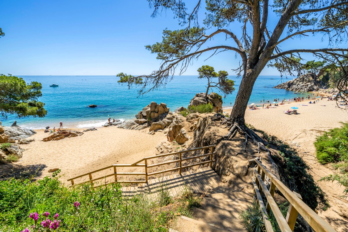 Nejlepší pláže, které ukrývá španělské pobřeží Costa Brava - Cala Estreta