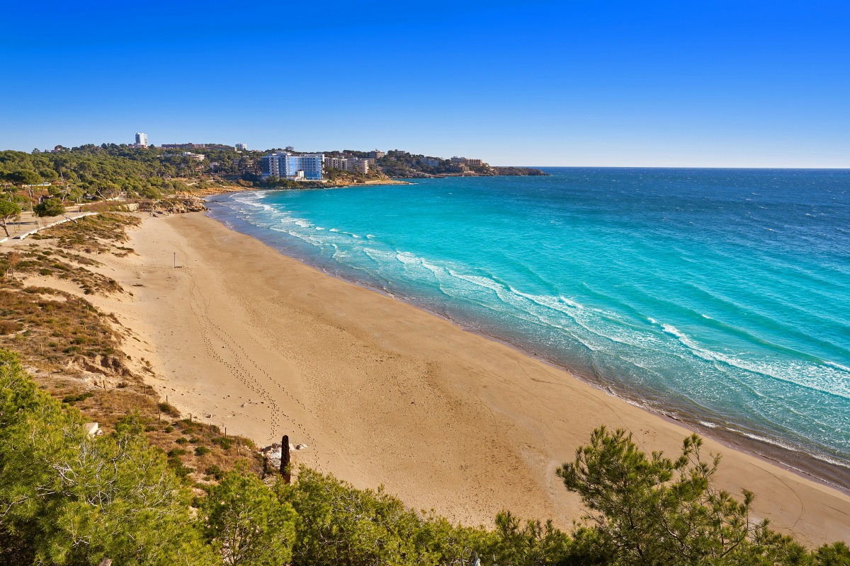 Nejlepší pláže, které ukrývá španělské pobřeží Costa Dorada – Platja Llarga