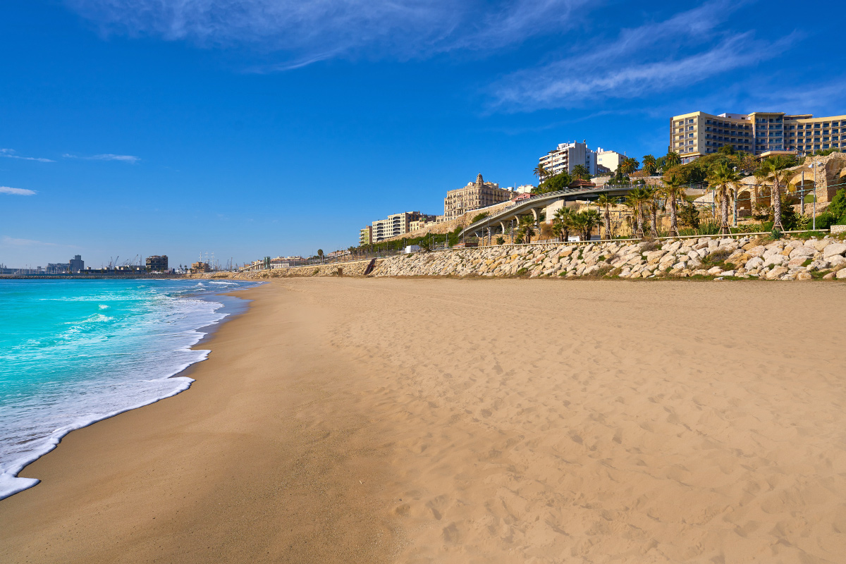 Platja del Milagro neboli Platja del Miracle ve městě Tarragona