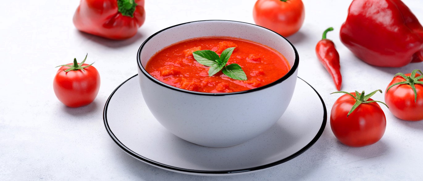 Gazpacho: Španělská studená polévka, která pochází z Andalusie