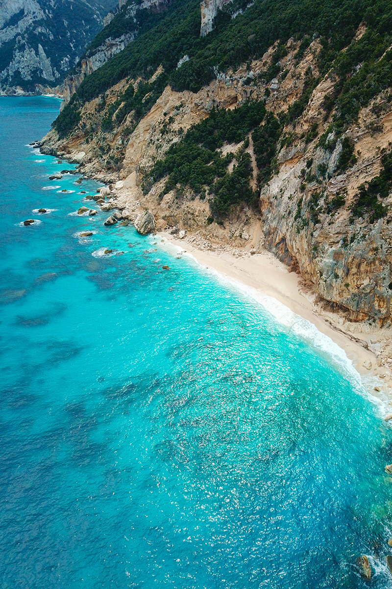Zátoka racků aneb Cala dei Gabbiani na ostrově Sardinie