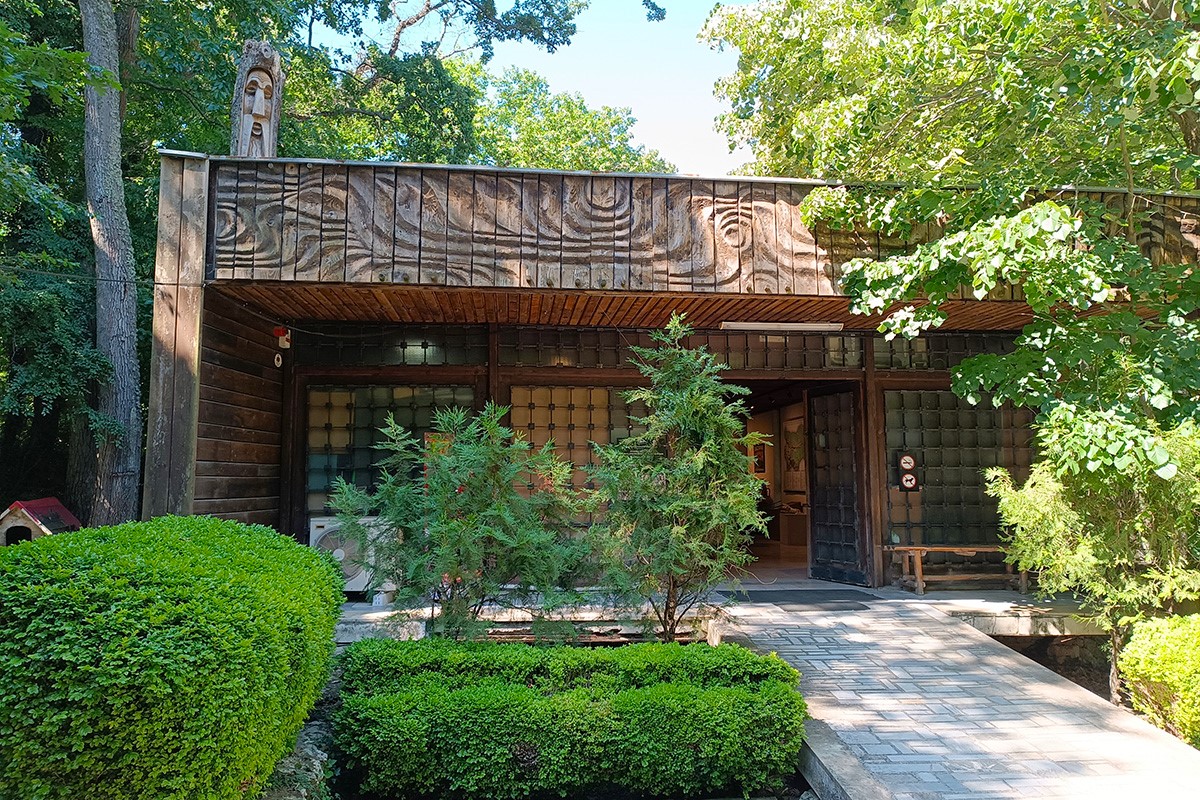 muzeum u kláštera Aladža