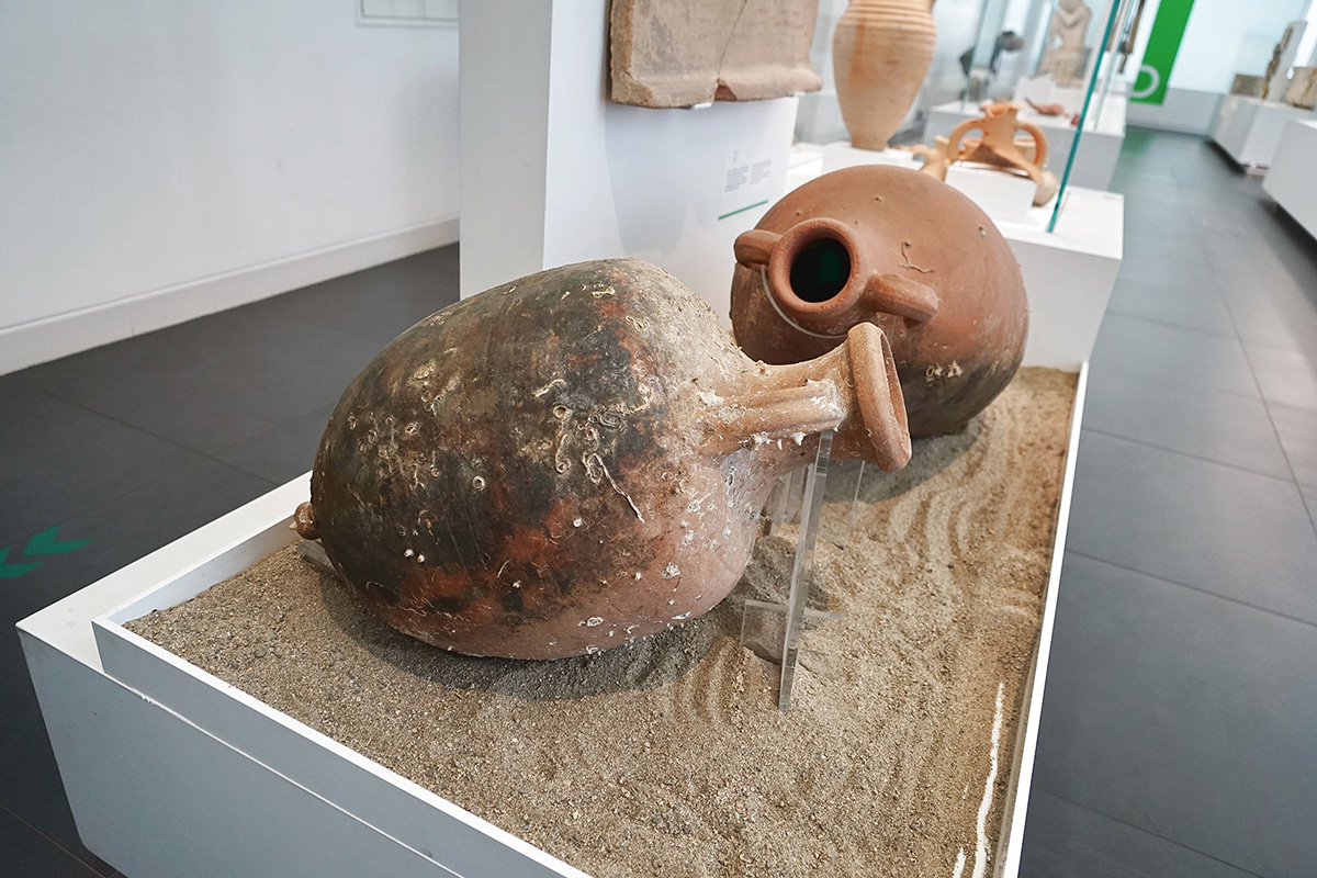 starověké amfory v Národním archeologickém muzeu